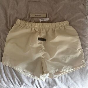 ESSENTIAL SHORTS